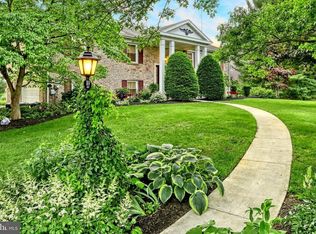 1390 Storms Store Rd, New Oxford, PA 17350