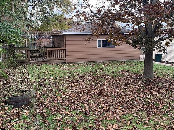 2nd image of 18124 Oakwood Ave