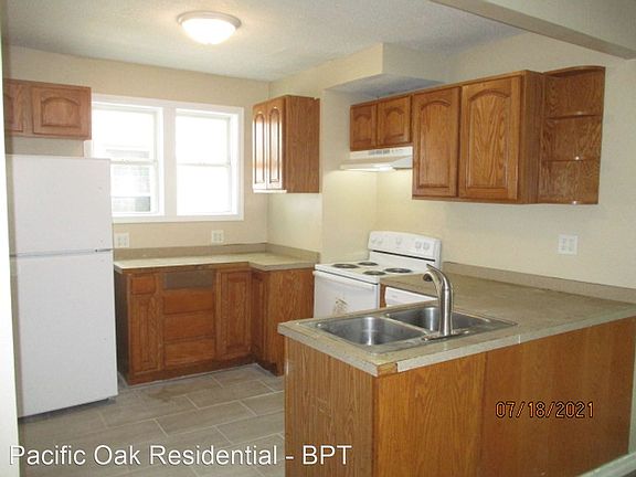 5th image of 2356 Winthrop Ave