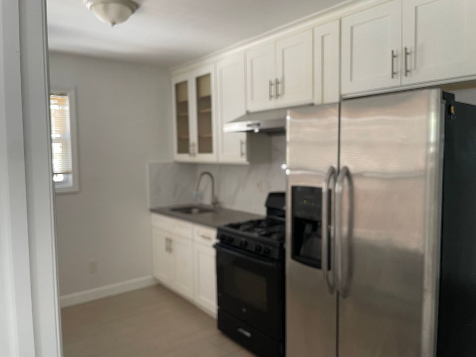 1st image of 15001 Reeves Ave #1