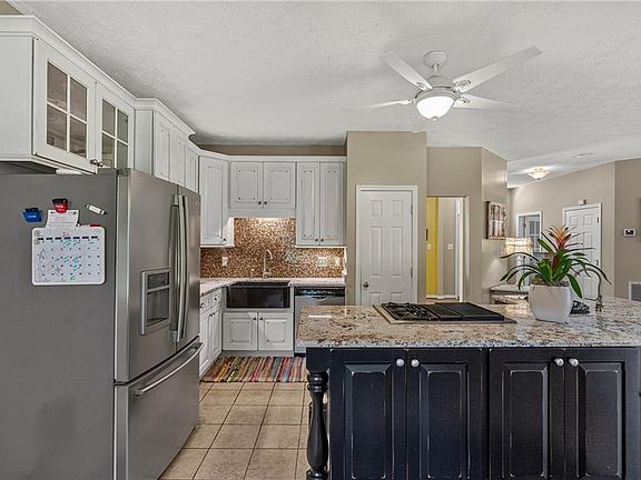 4th image of 3350 Pointe Dr