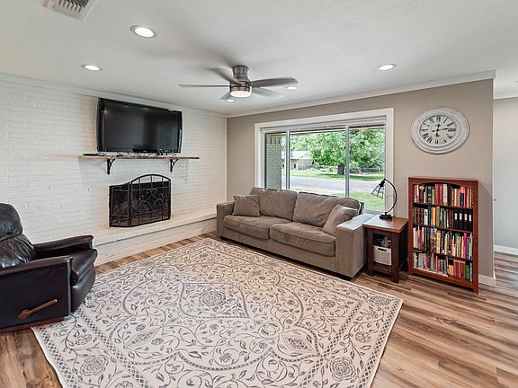 4th image of 211 Red Bird Ln
