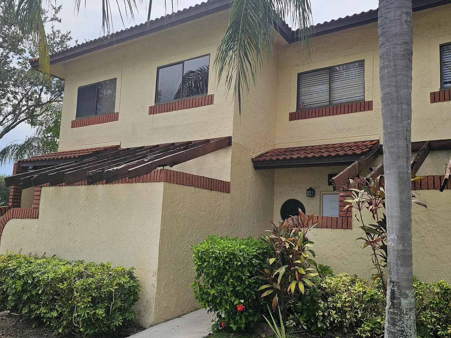 3 bed, 2.5 bath, 1429 sqft, $2,600 — Photo 1