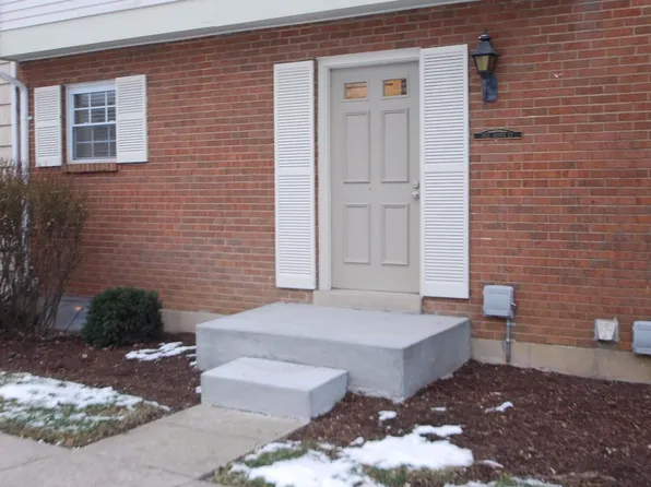 7613 Dover Ct #100, West Chester, OH 45069