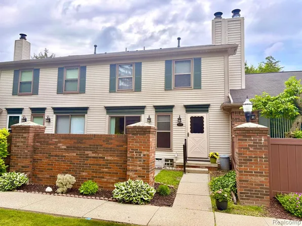 41090 Southwind Dr, Canton, MI 48188