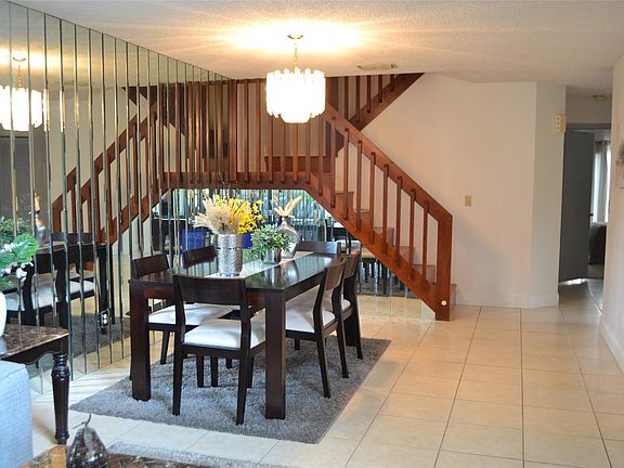 3rd image of 3539 Inverrary Boulevard