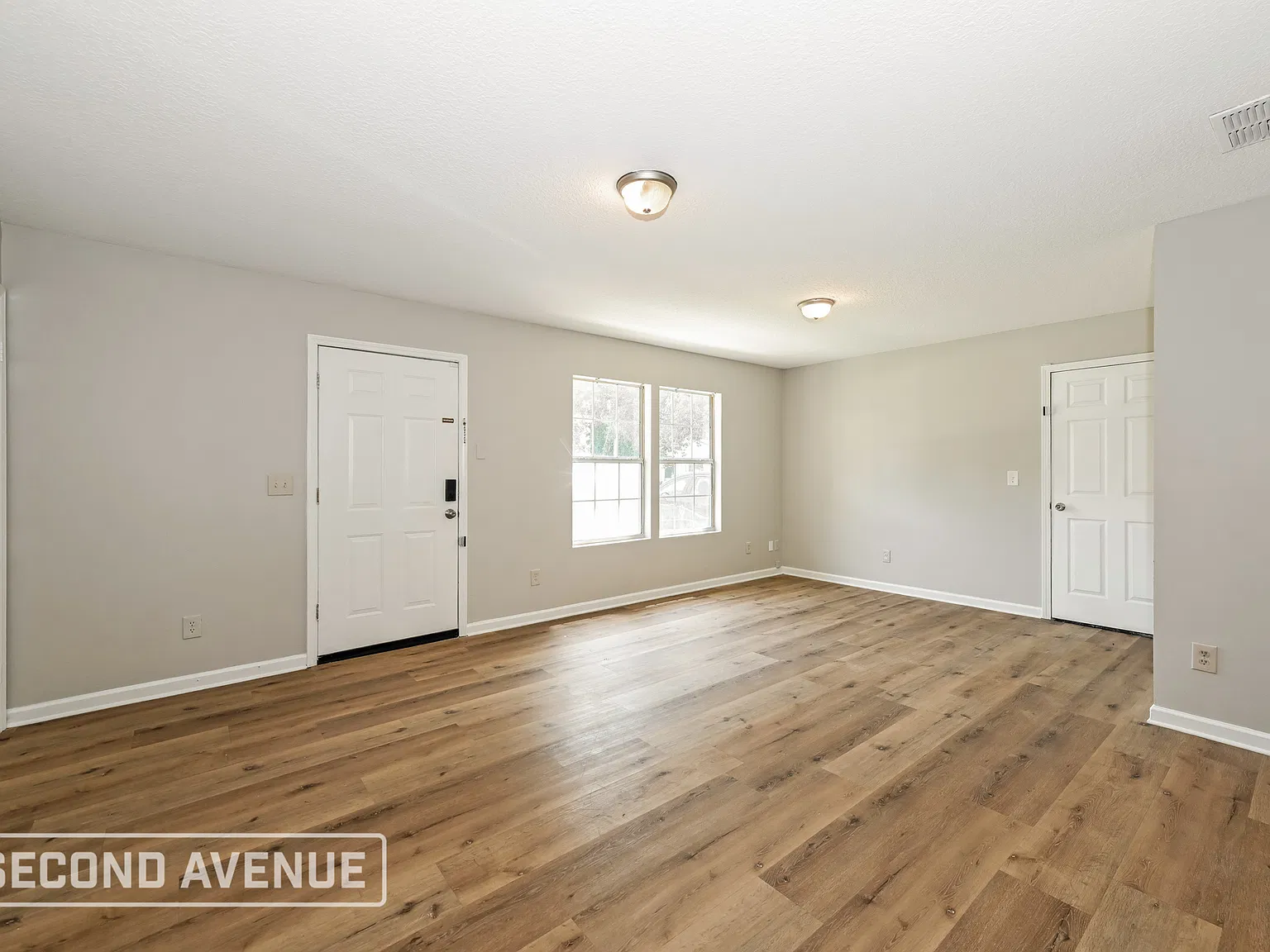 3 bed, 2.0 bath, 1302 sqft, $1,019 — Photo 2