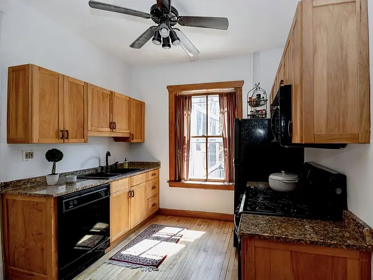 1653 E 55th St #1 — Photo 4