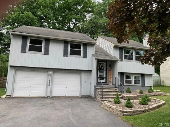 7358 Tomwood Dr, Liverpool, NY 13090