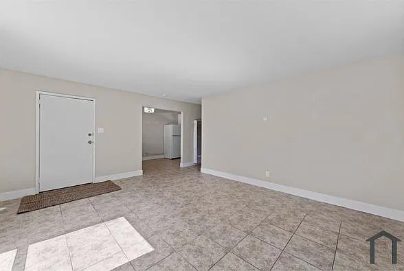 1305 Edmonton Ave — Photo 4