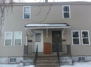 1709 Hamilton St, Manitowoc, WI 54220