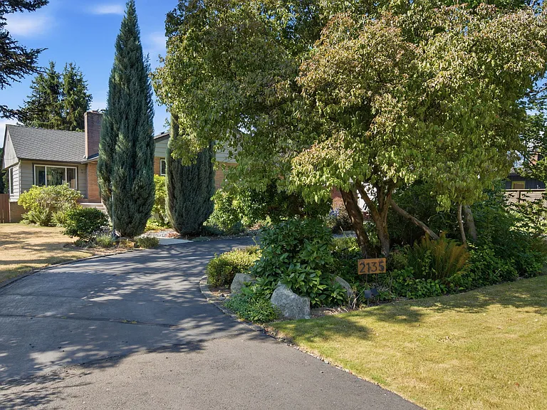 Large driveway with off-street parking