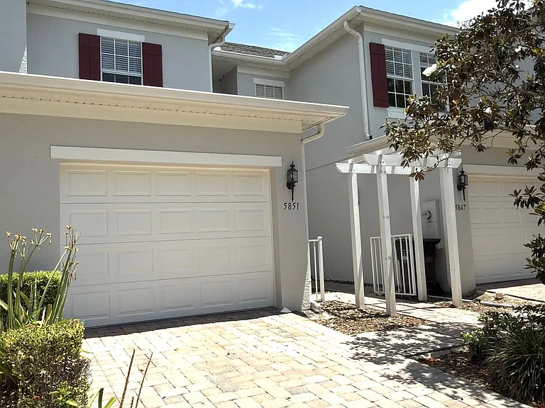 5851 Strada Capri Way — Photo 2