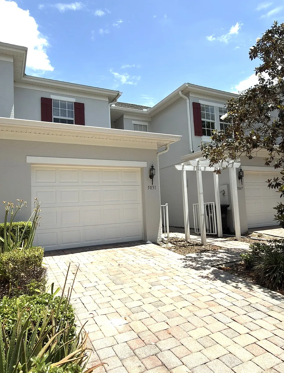 Building Photo - 5851 Strada Capri Way