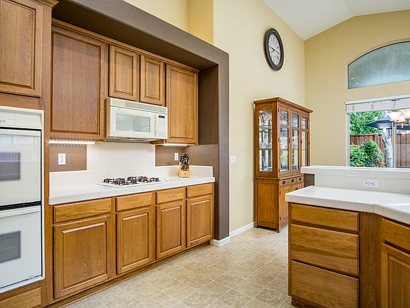 4th image of 1708 Bamboo St