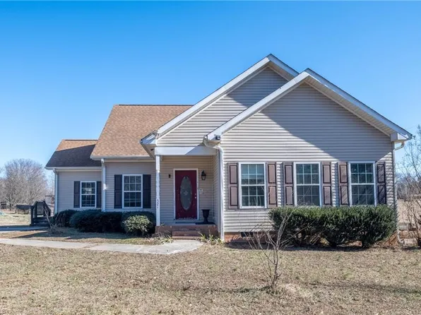321 Hedrick Heritage Dr, Lexington, NC 27295