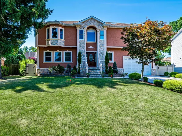 72 Salem St, Edison, NJ 08820