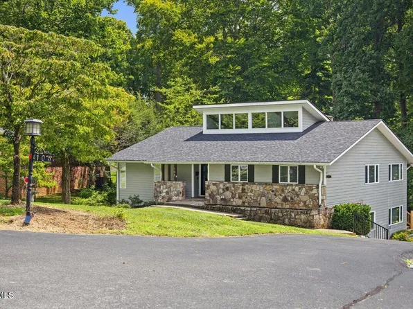105 Dogwood Ln, Johnson City, TN 37604