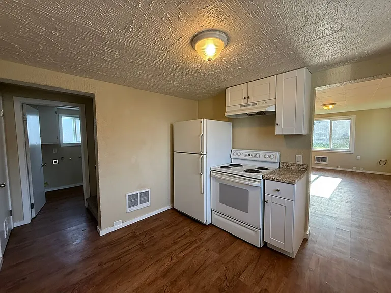 2306 J St — Photo 6