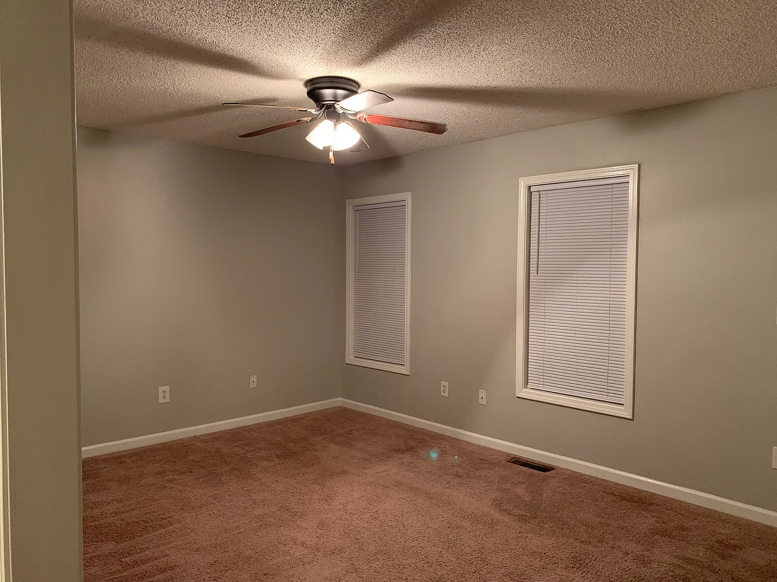 3 bed, 1100 sqft, $1,400 — Photo 3