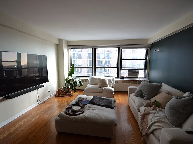 4180 Marine Terrace Apartments — Photo 110