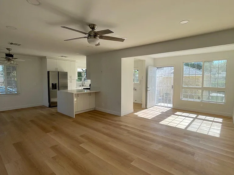 7721 Chimineas Ave — Photo 2