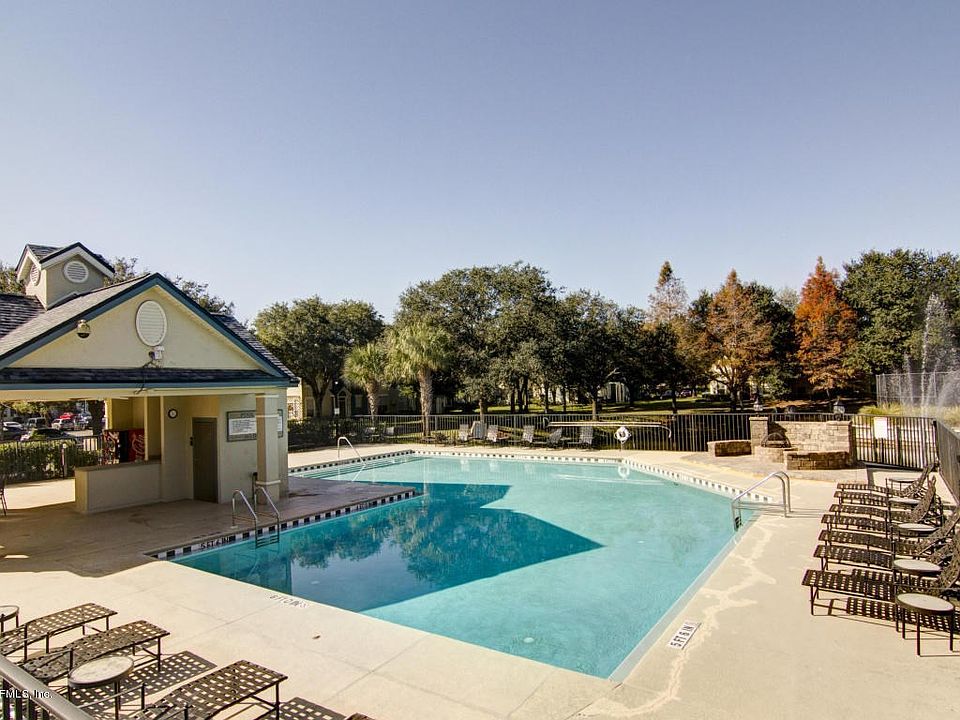 Community pool