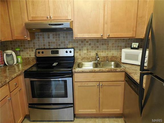 3rd image of 8815 Wrenwood Ln