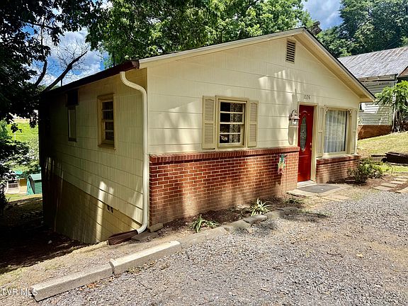 2nd image of 1026 Cooper St
