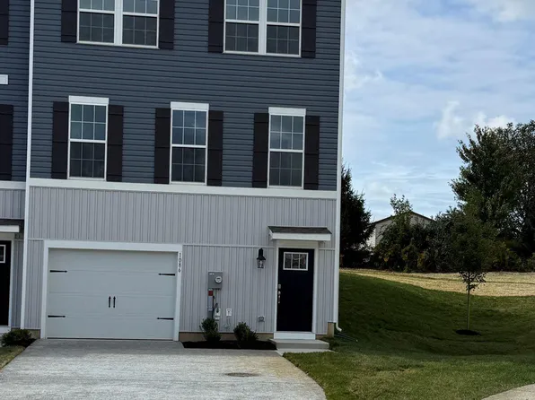 1086 Meadowlark Dr, Fogelsville, PA 18051