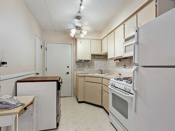 5th image of 10210 Washington Ave APT 207