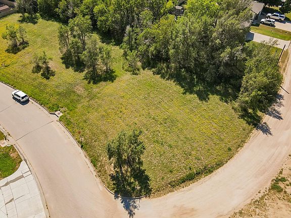 3rd image of 0.29 / Acres Windsor Street & Devinshire Ave #1
