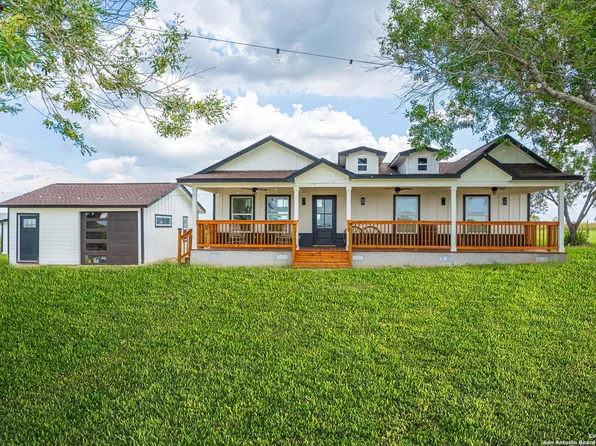 150 ADCOCK LN, Poteet, TX 78065