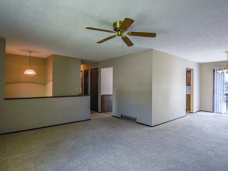 10205 T Cir — Photo 5