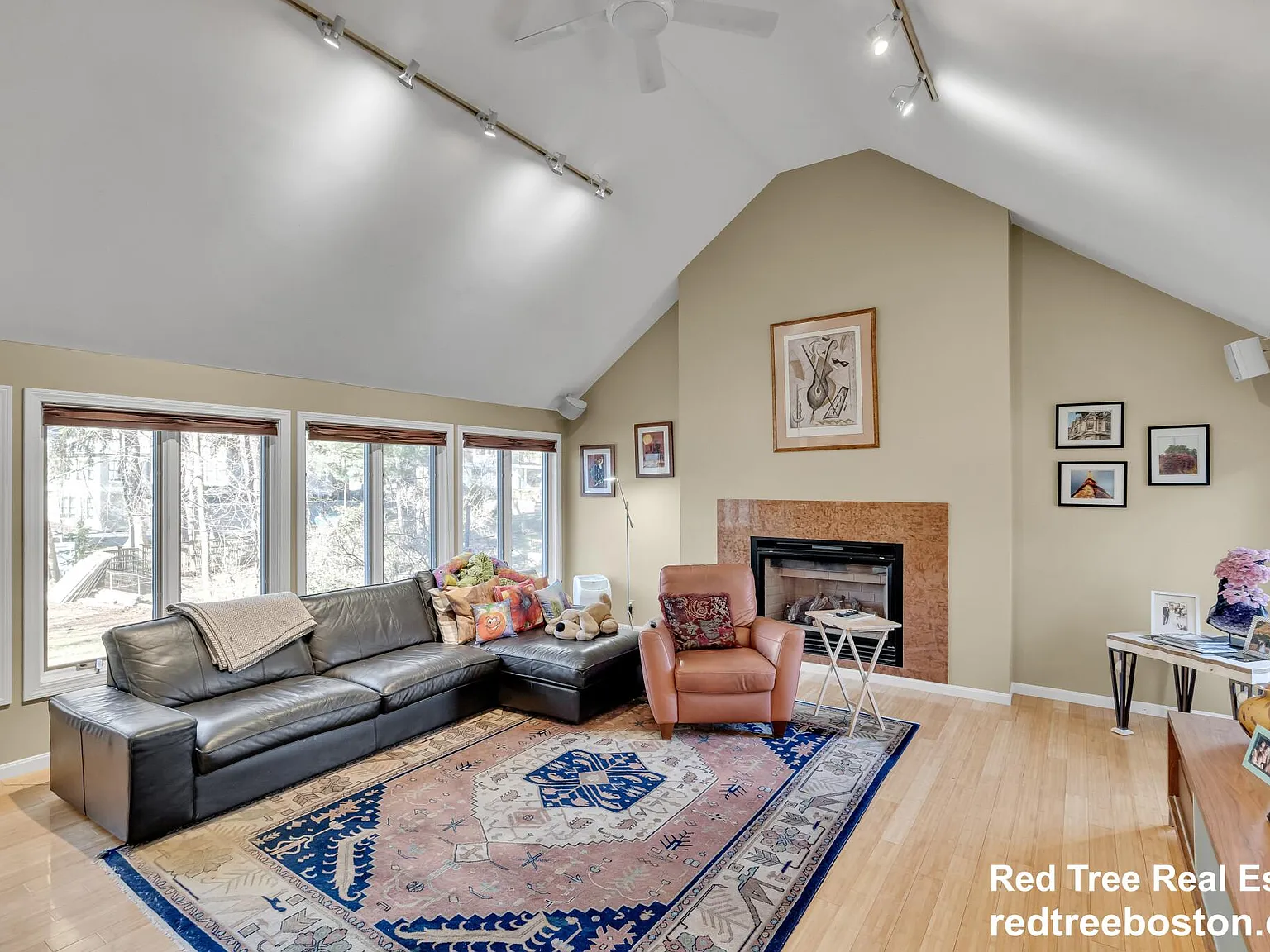 5 bed, 4.5 bath, 3600 sqft, $10,000 — Photo 3