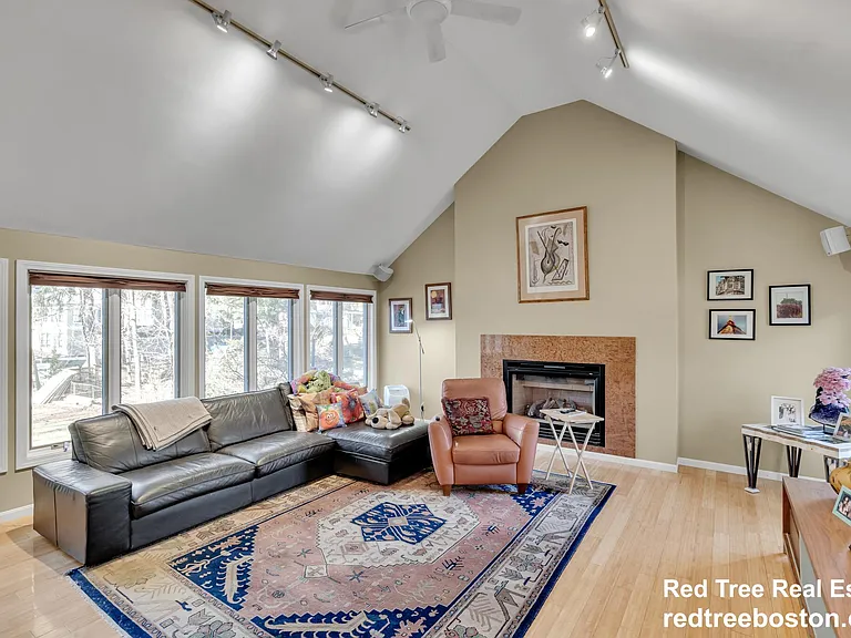 829 Chestnut St #1 — Photo 3