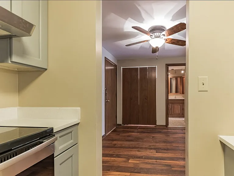 2325 N Neva Ave #104B — Photo 5
