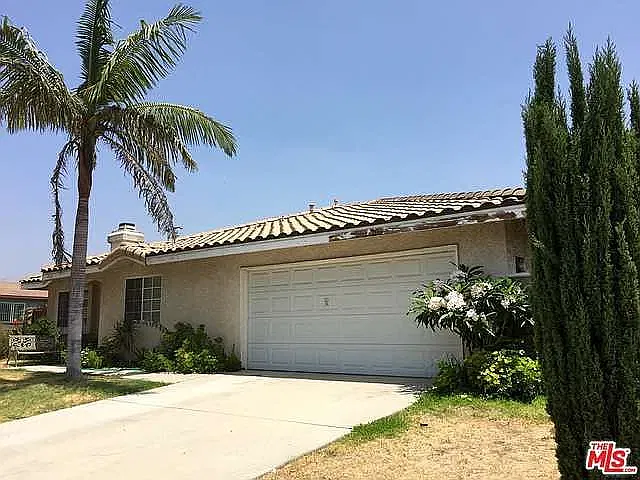 3 bed, 1400 sqft, $3,300 — Photo 2