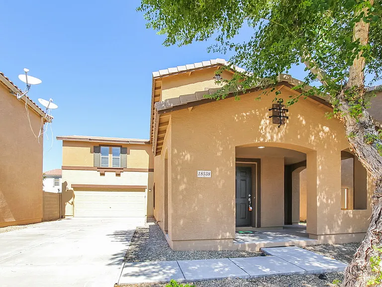 18538 W Fairway Dr — Photo 1