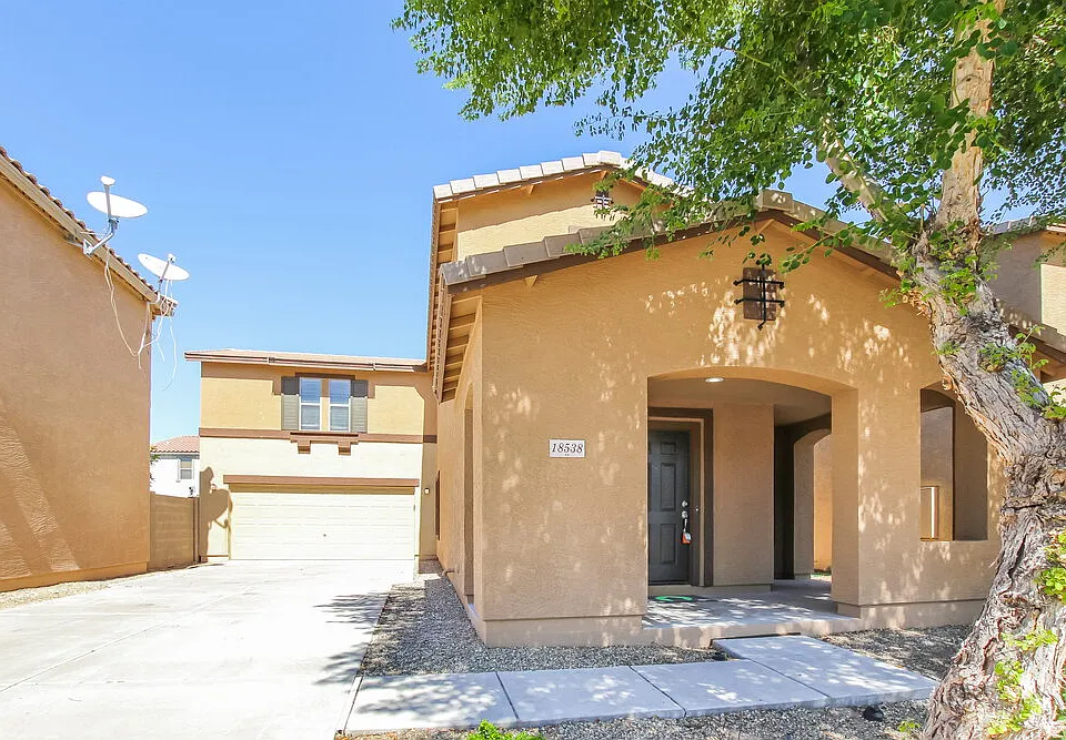 18538 W Fairway Dr
