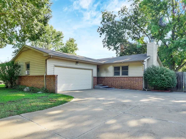 218 N James St, Haysville, KS 67060