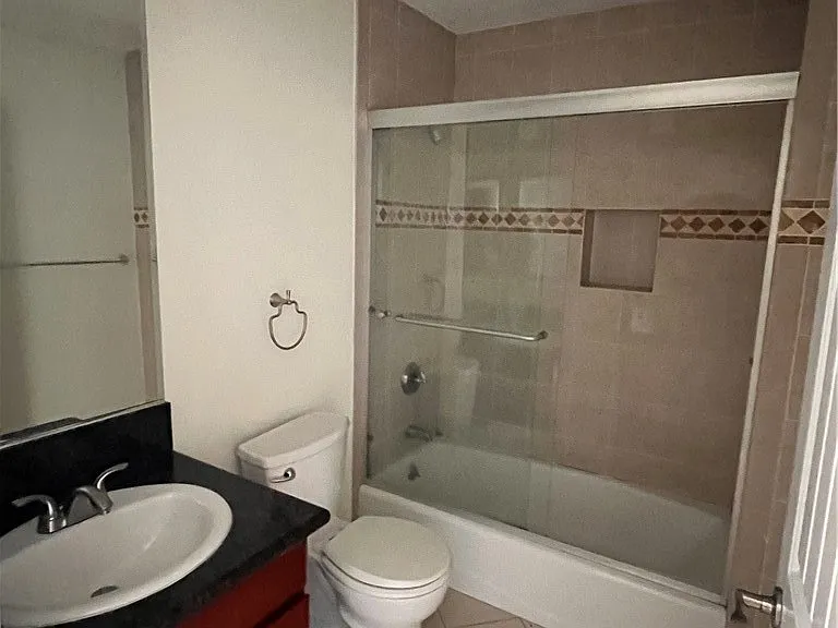 16723 Victory Blvd #3 — Photo 8