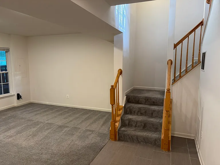 2743 Manhattan Pl — Photo 24