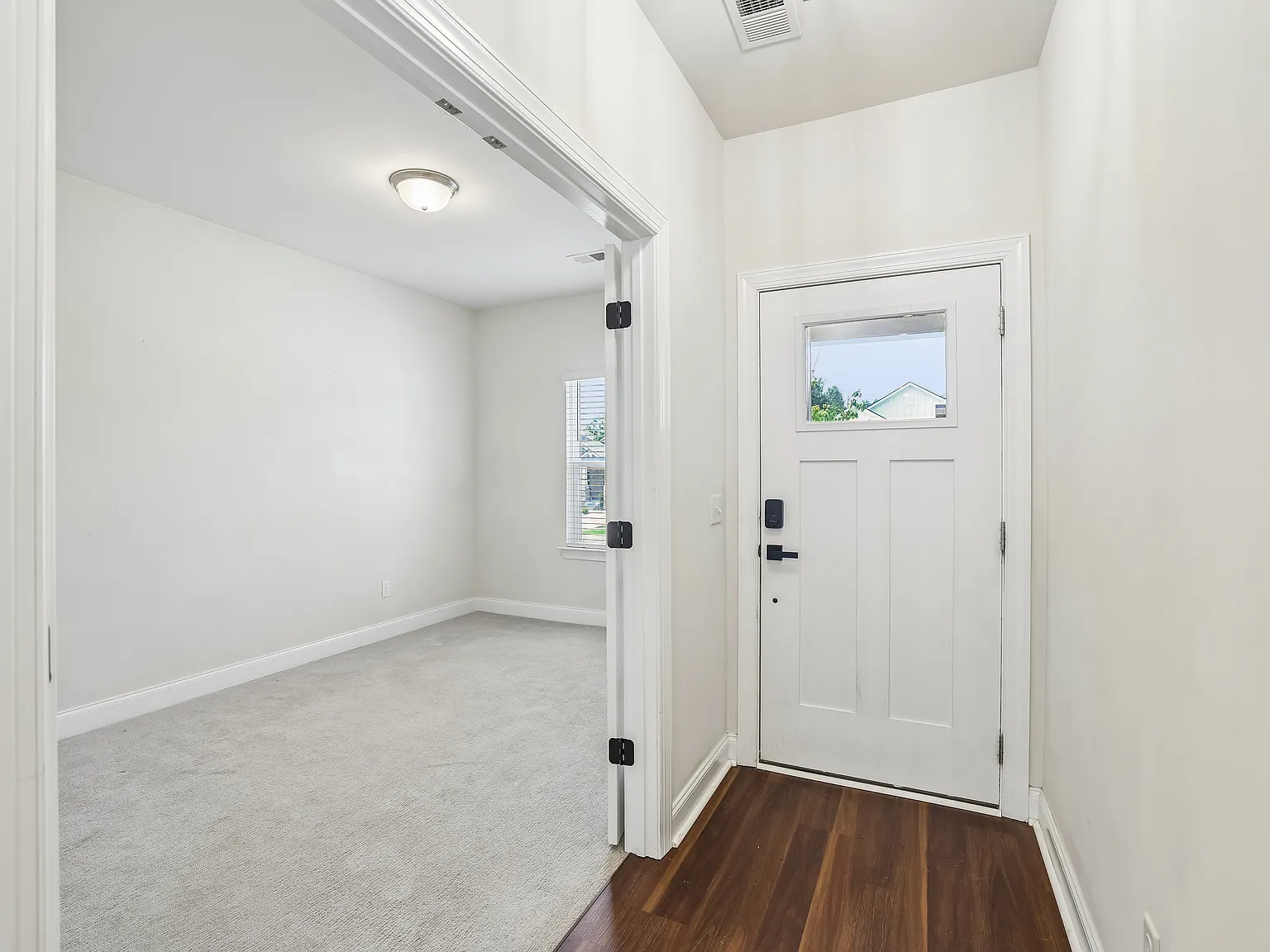 4 bed, 2.5 bath, 2236 sqft, $2,500 — Photo 4