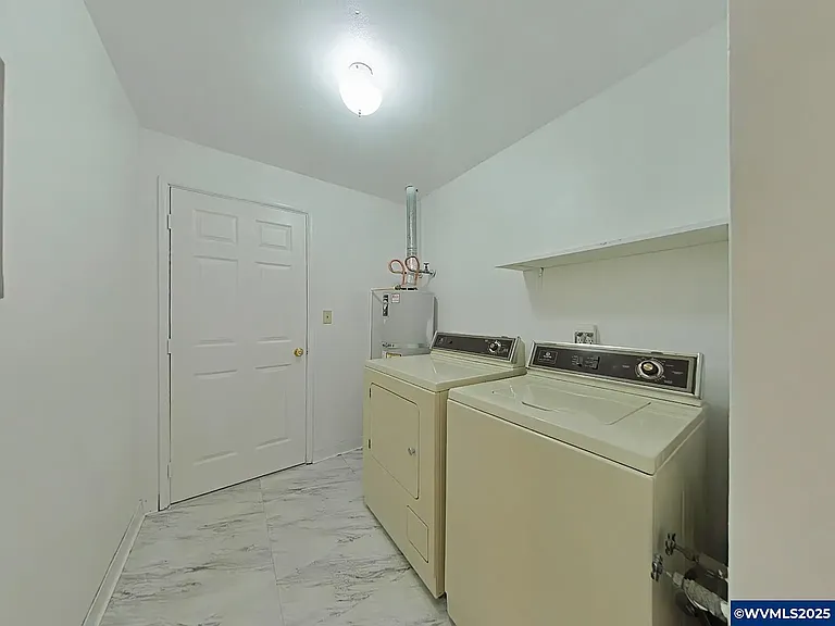 1120 SW 35th St — Photo 9