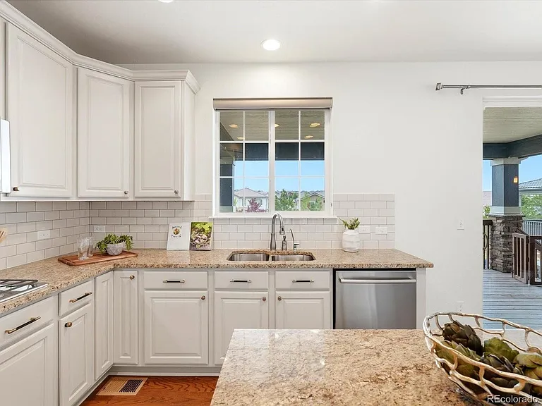 690 Tiger Lily Way — Photo 2