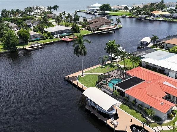 1957 SE 36th St, Cape Coral, FL 33904