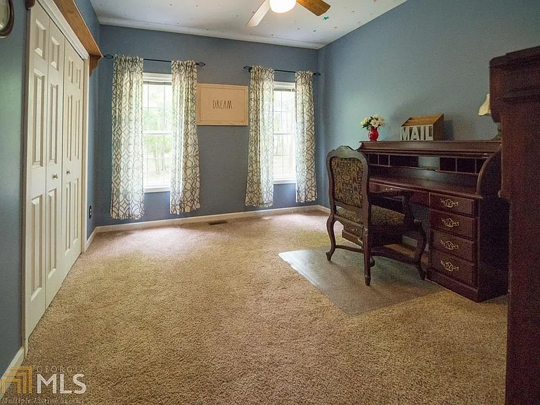 1525 New Hope Rd — Photo 2
