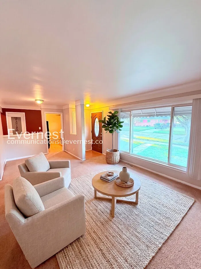 3 bed, 2.0 bath, 1222 sqft, $2,000 — Photo 3