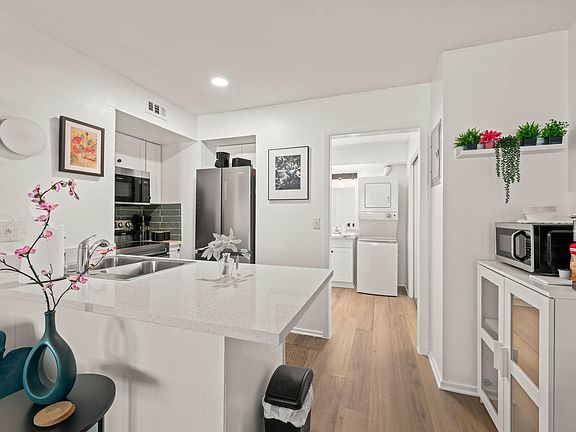 2nd image of 6811 Great Northern Blvd #102